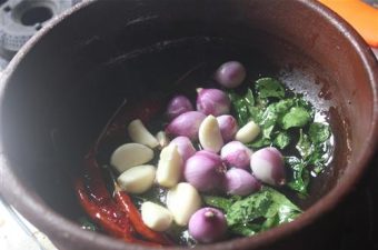 Fish Puli Kuzhambu Recipe - Meen Pulikulambu Recipe