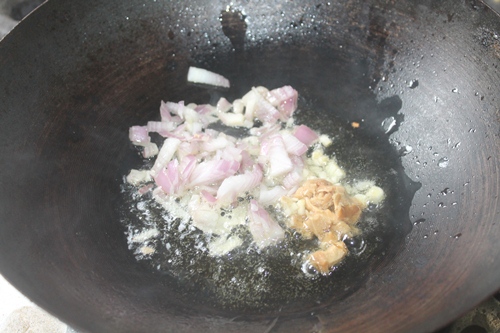 sauce aromatics in oil