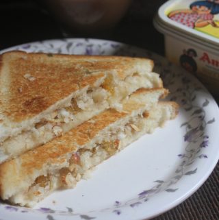 Sweet Coconut Sandwich Recipe   Thengai Sandwich Recipe - 15