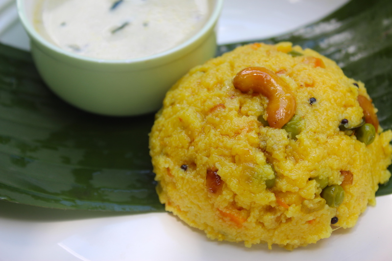 rava kichadi served with coconut chutney