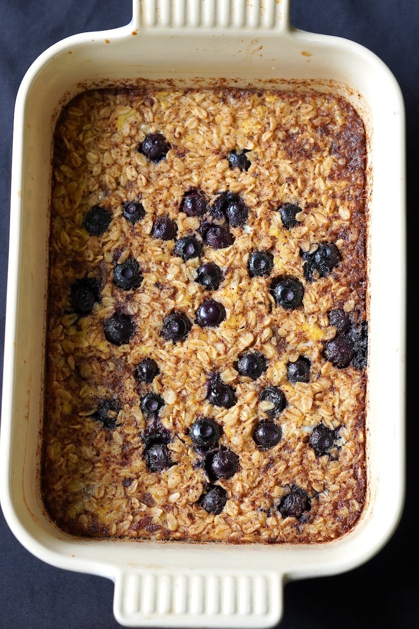 Blueberry Banana Baked Oats Recipe (Baked Oatmeal Recipe) Blueberry Banana Baked Oats Recipe (Baked Oatmeal Recipe)