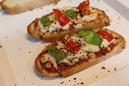 Bread Pizza | Bread Pizza Recipe