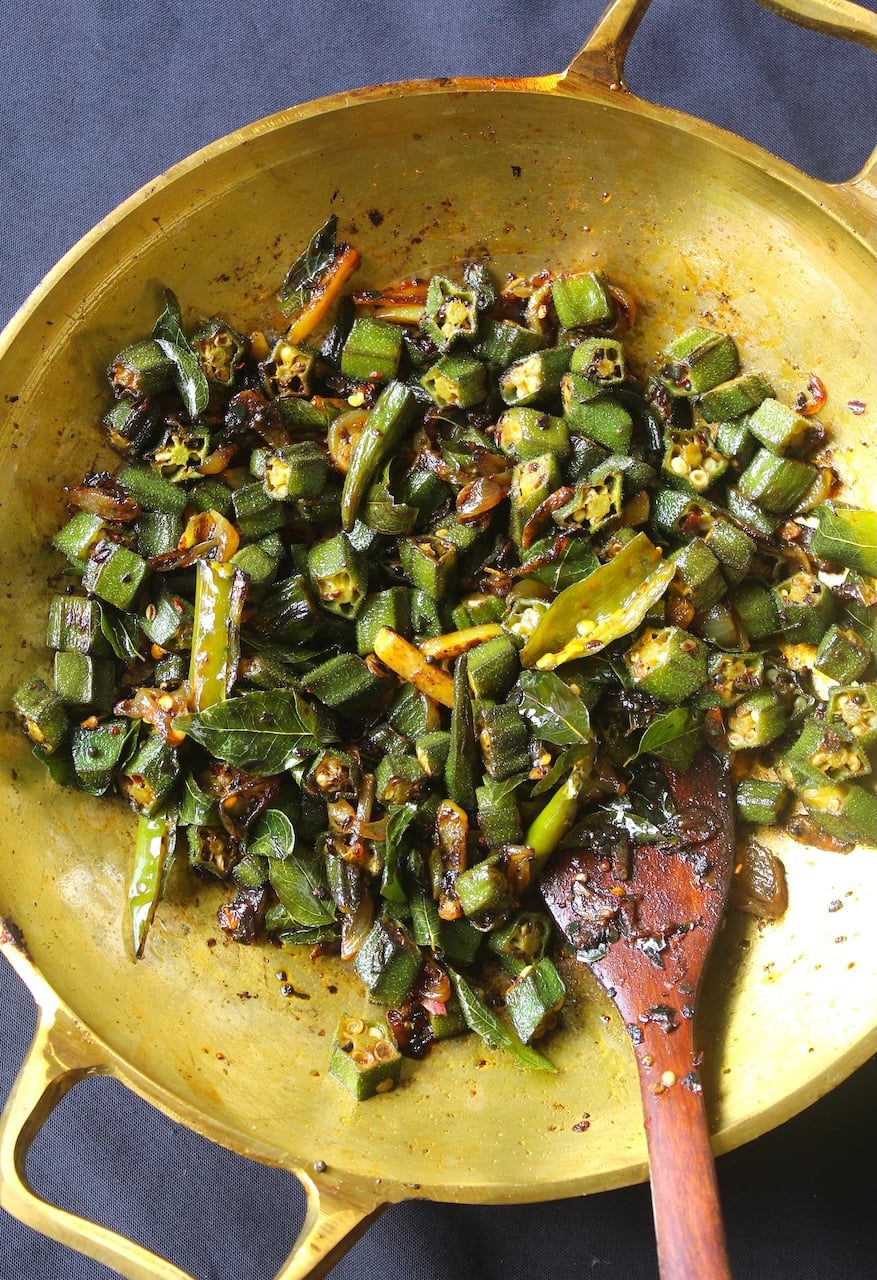 Vendakka Mezhukkupuratti Recipe (Kerala Ladies Finger Fry) Vendakka Mezhukkupuratti Recipe (Kerala Ladies Finger Fry)