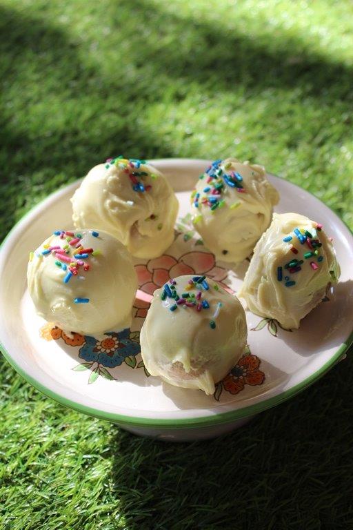 White Chocolate Biscuit Balls Recipe
