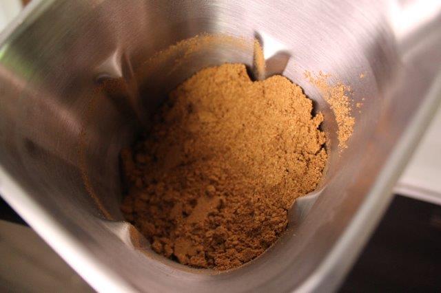 making coriander powder