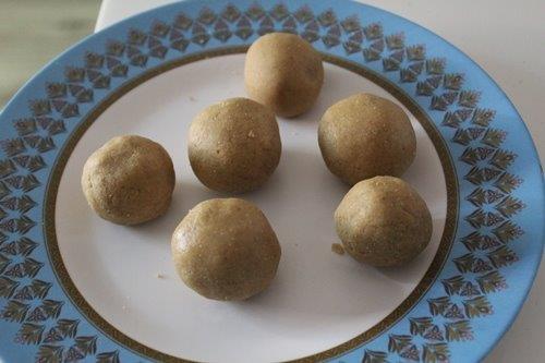 White Chocolate Biscuit Balls