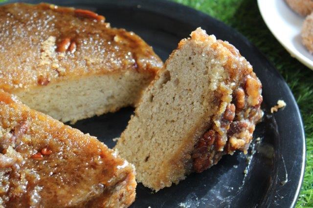 caramel pecan cake