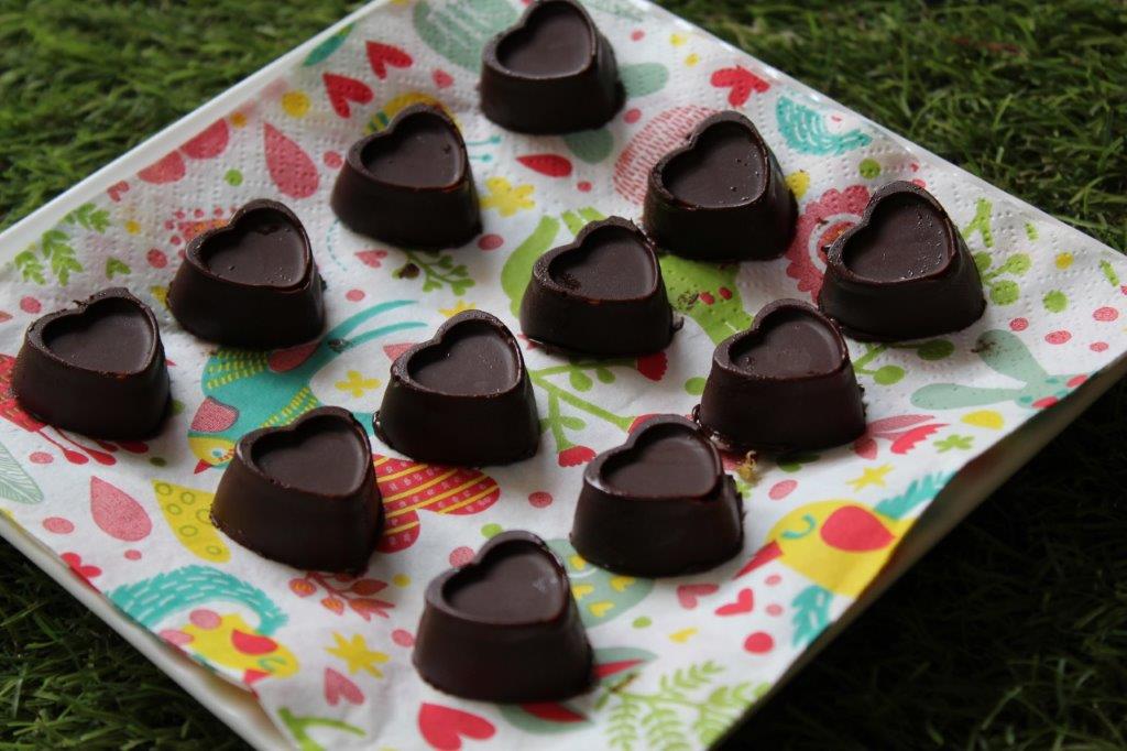 How do I Use Silicone Molds With Chocolate?  Chocolate molds recipe, Candy  molds recipes, Chocolate candy recipes