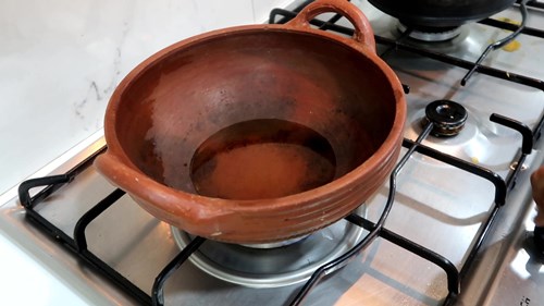 earthern ware pot