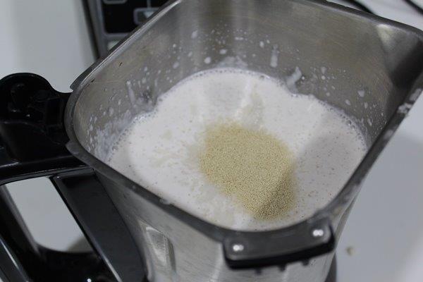 Add yeast to Vattayapam batter