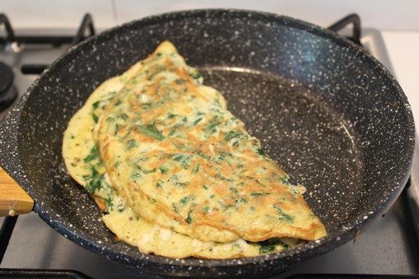 Keto Spinach Cheese Omelette 