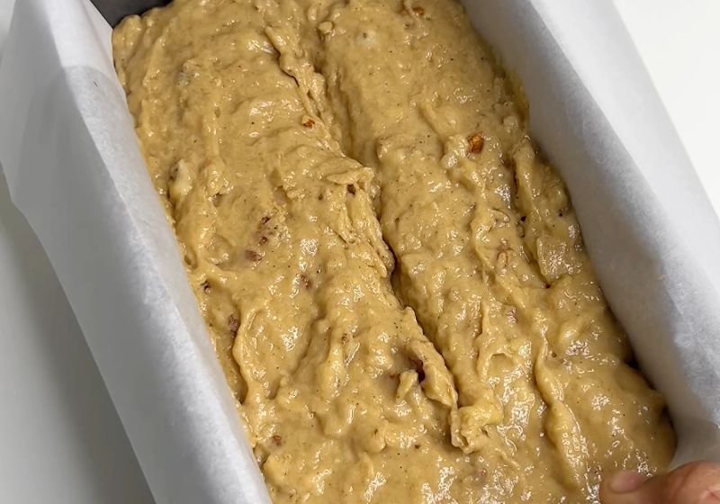 make a cut in banana bread to make sure it bakes evenly