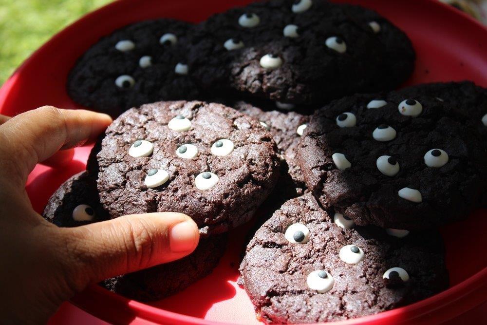 Spooky Eye Cookies