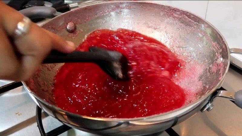 Strawberry Custard Halwa