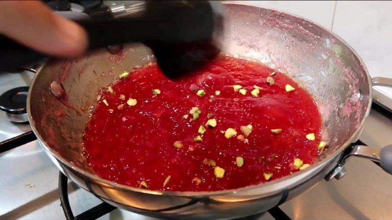 Strawberry Custard Halwa