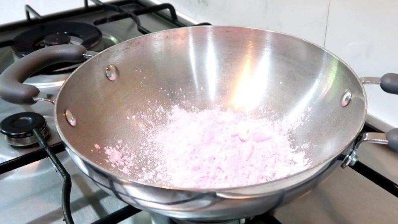Strawberry Custard Halwa