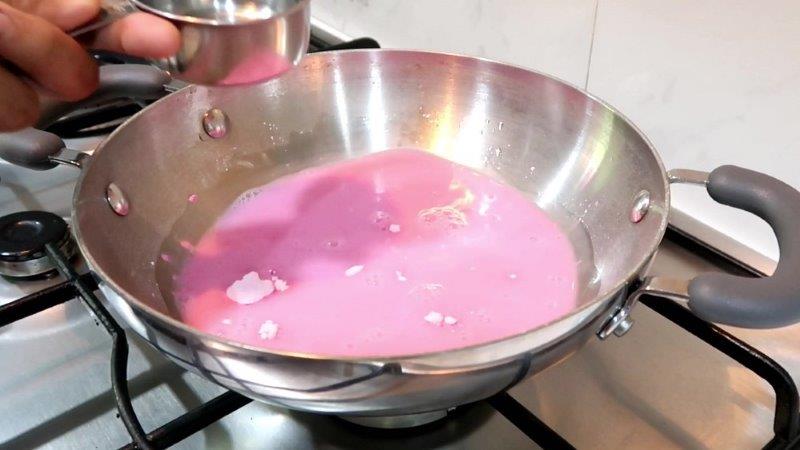 Strawberry Custard Halwa