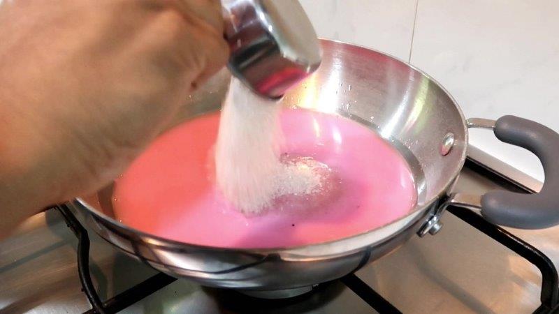 Strawberry Custard Halwa