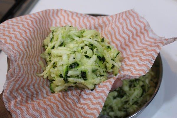 Chinese Zucchini Cakes (Fritters) Recipe - Yummy Tummy