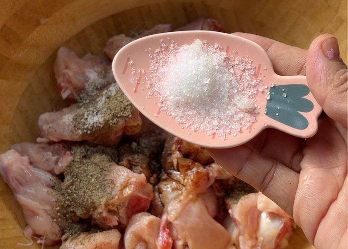 add sugar into chicken