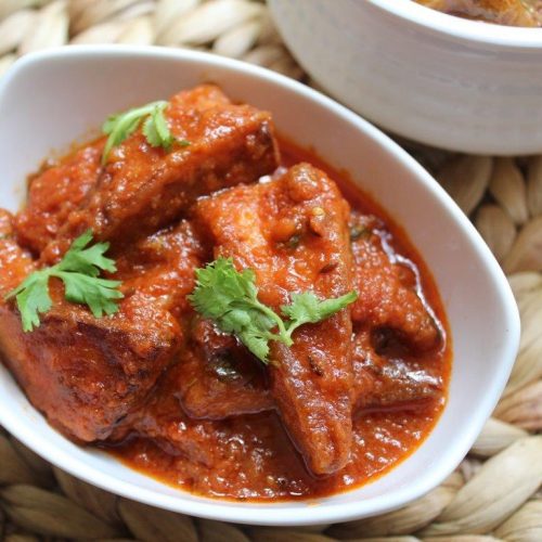 Laal Paneer Recipe - Spicy Red Paneer Curry - Yummy Tummy