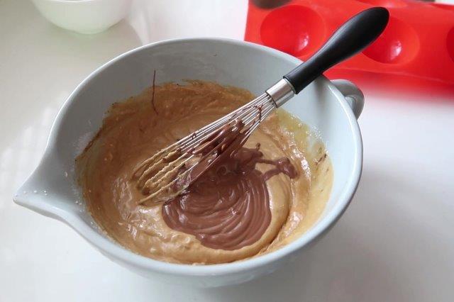 add melted chocolate for making mocha mousse