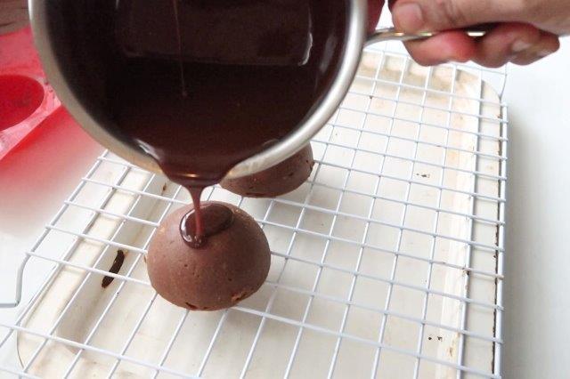 pour over chocolate glaze