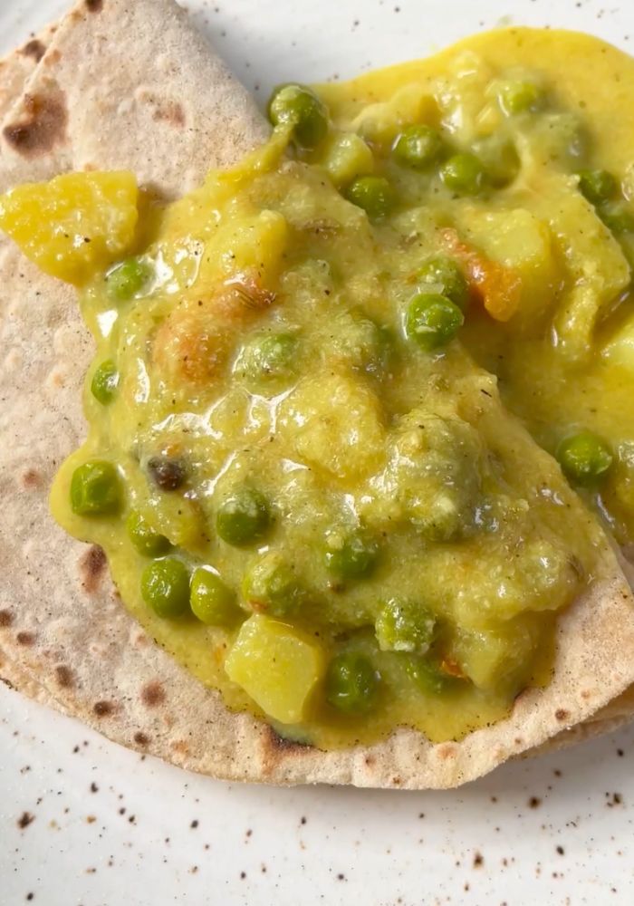 aloo kurma served with chapati