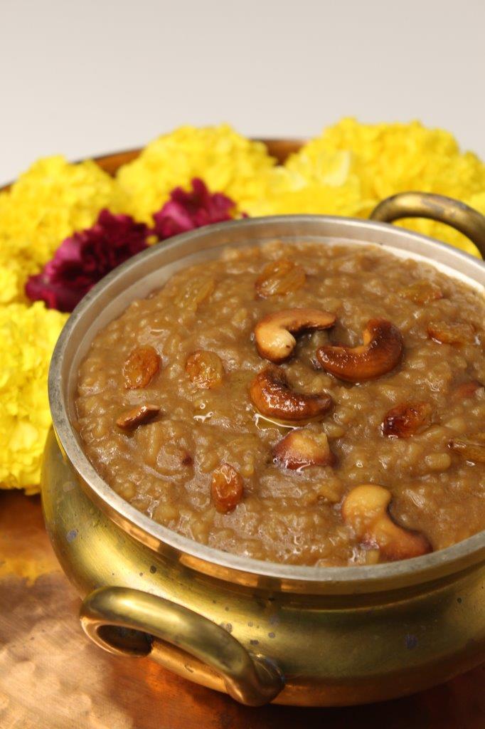 close shot of sweet pongal | sakkarai pongal