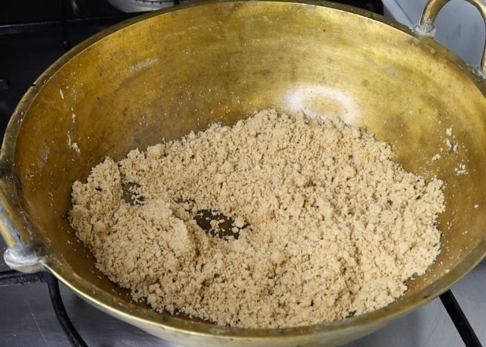 roast wheat flour till golden