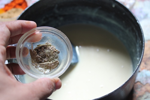 add ground cardamom to milk