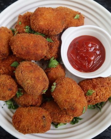 Medu Vada Recipe   Ulundu Vadai Recipe - 10