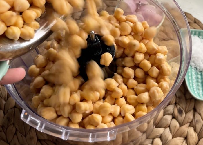 take soaked chickpeas in a food processor