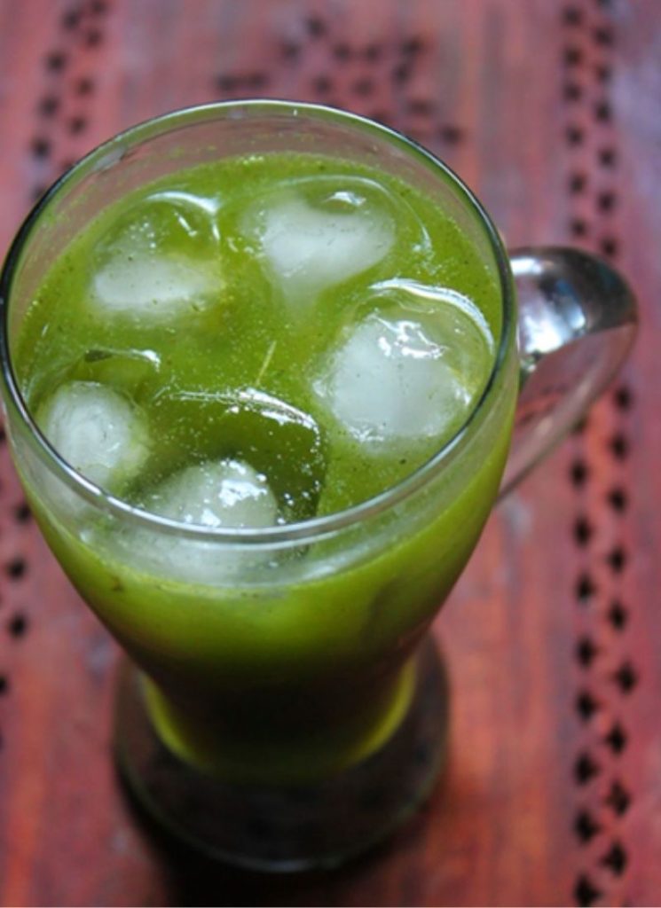 lemon mint soda served with ice cubes