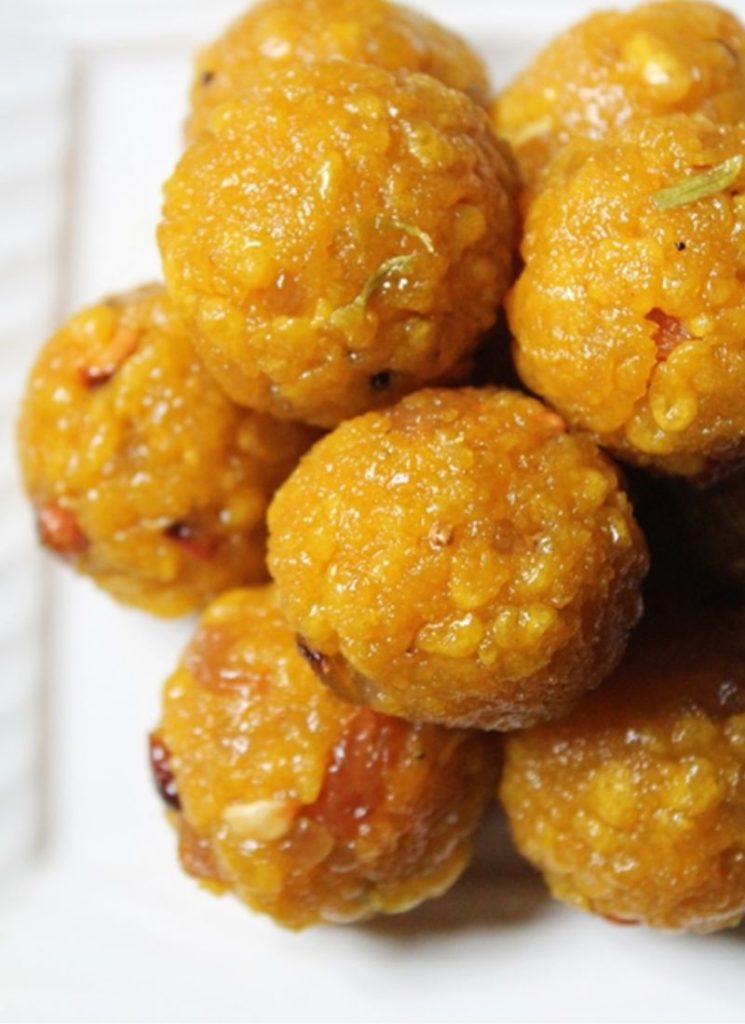 boondhi ladoo made and served