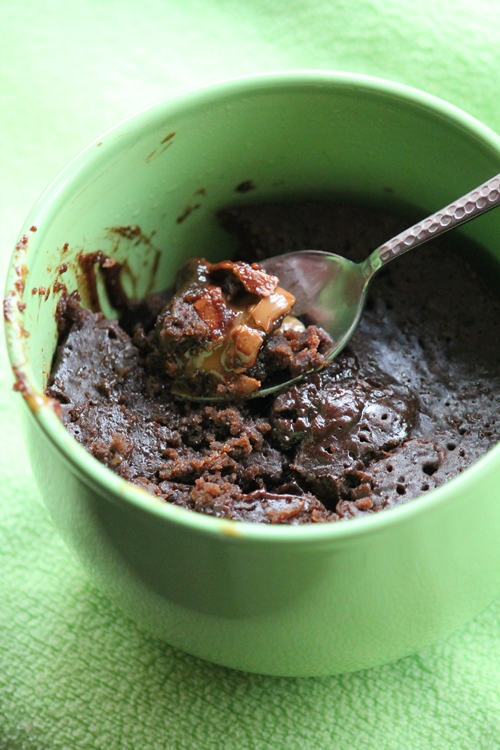 caramel mug cake