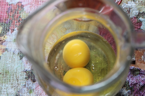 take egg in a jug