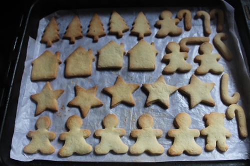 bake sugar cookies