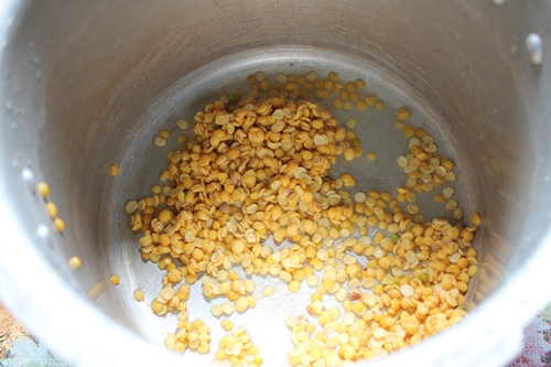 take toor dal in pressure cooker