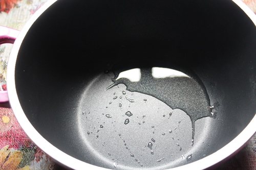 heat oil in a pan