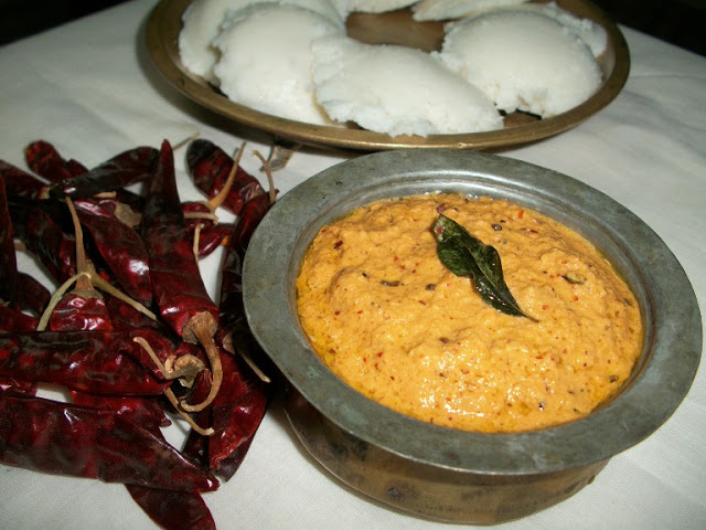 garlic chutney made with coconut