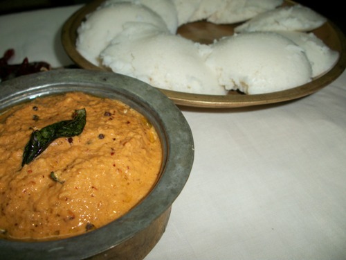 garlic chutney served with soft idli