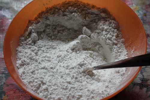 mix salt into the rice flour