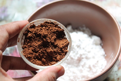 add cocoa for making glaze for lamingtons