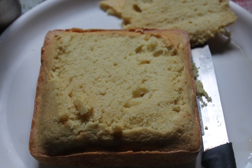 cut top of the cake