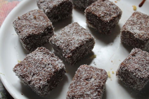 coconut coated lamingtons