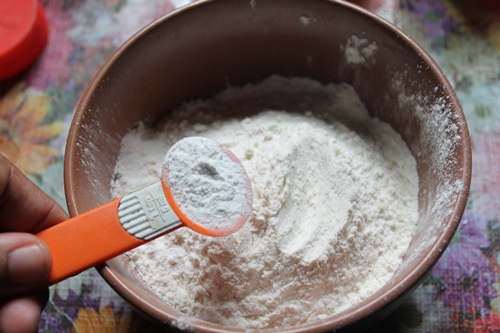 mix flour with baking powder