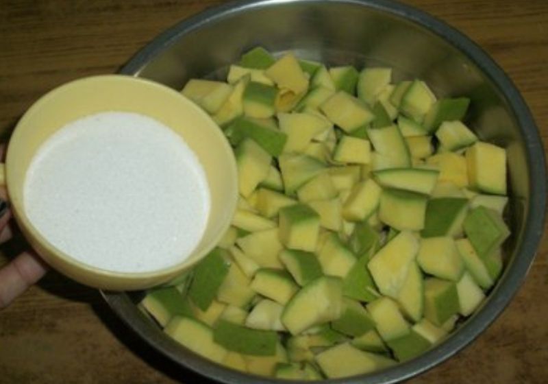 add salt to mangoes