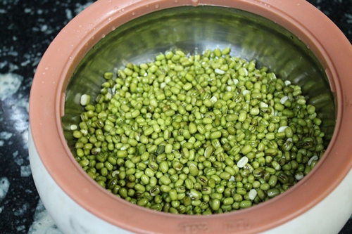 take green gram in a hot case