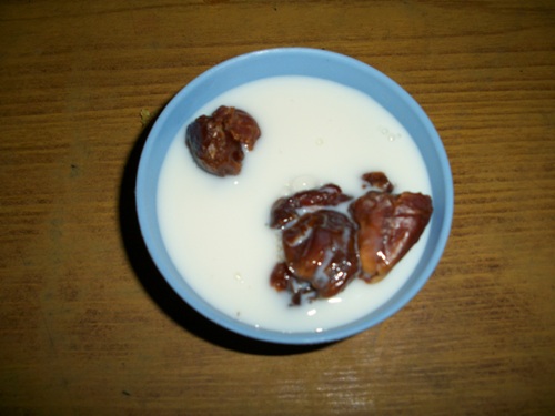 soak dates with milk